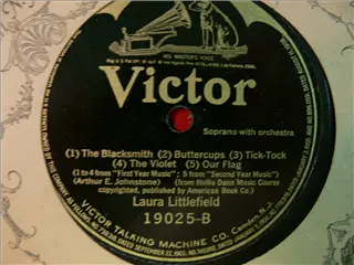 small_victor 19025 b.webp